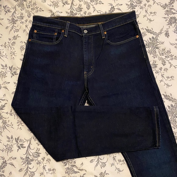 Levi’s Dark Wash Straight leg jeans - Picture 3 of 4